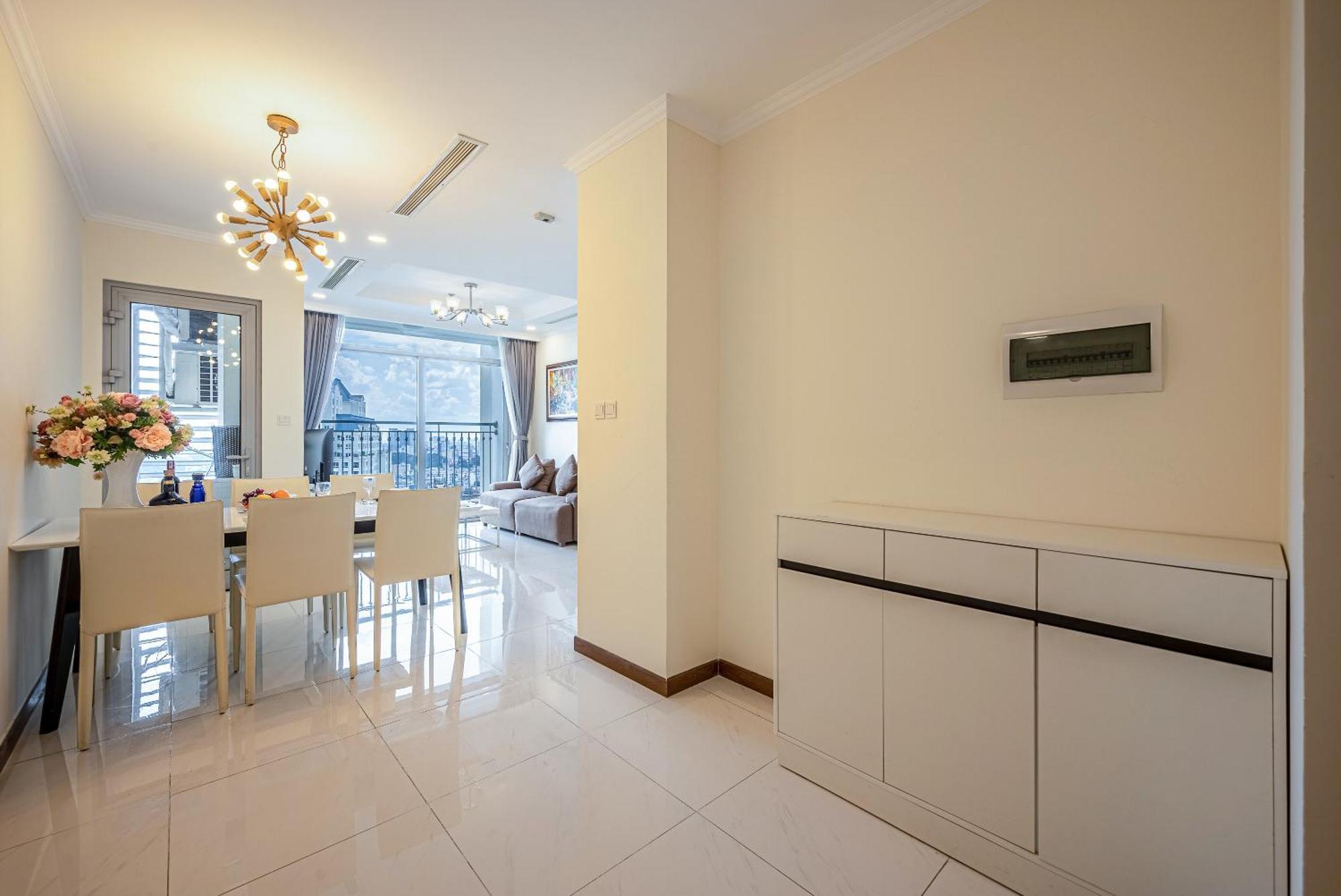 Khách sạn hẻo lánh Vinhomes Condotel Luxury Art In