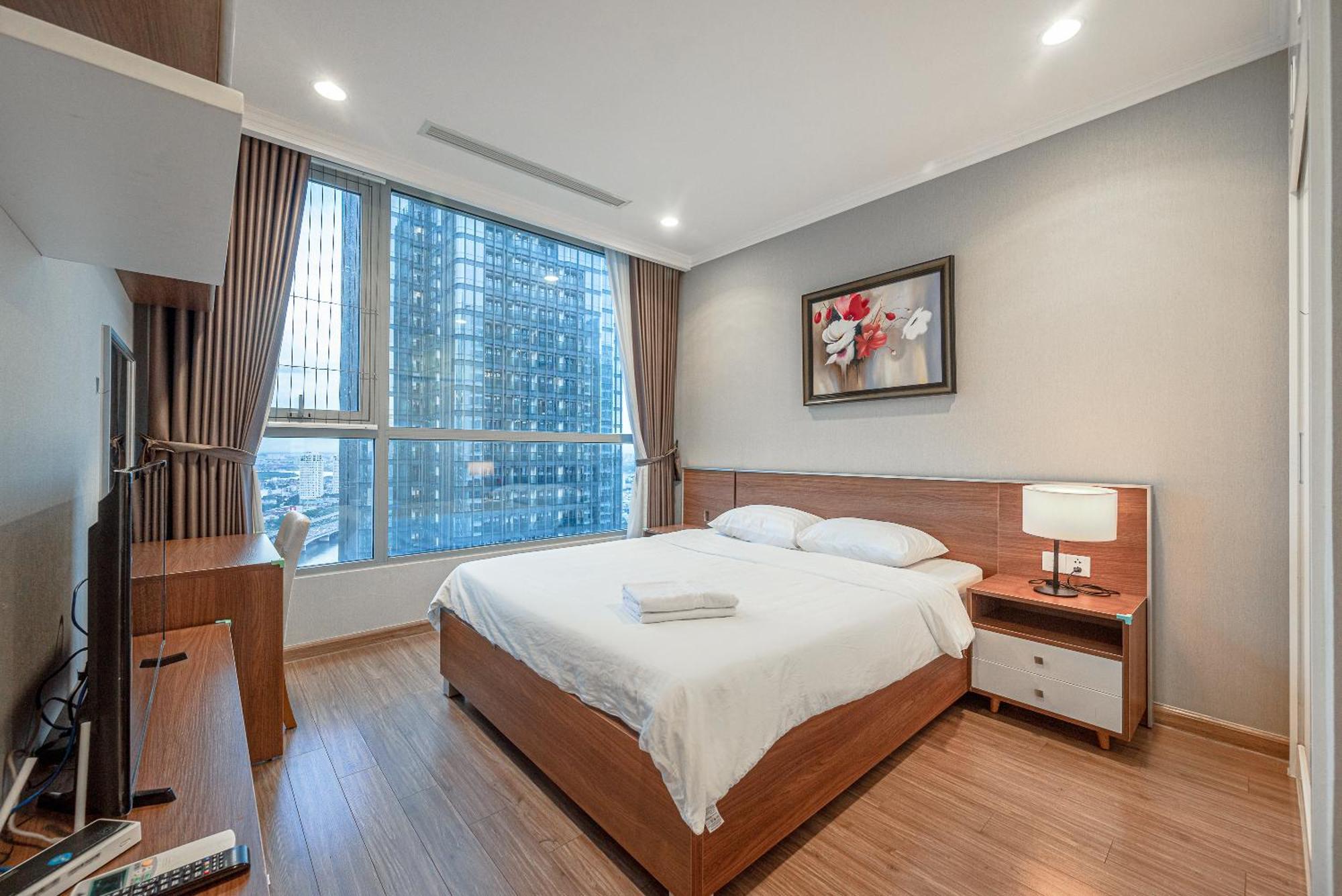 Khách sạn hẻo lánh Vinhomes Condotel Luxury Art In 4*
